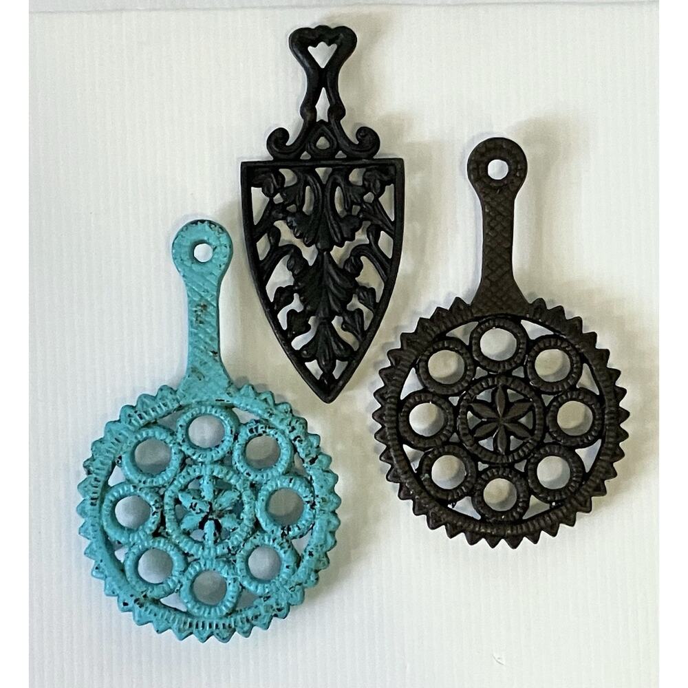 Antique Cast Iron Handled Trivet Set Of 3 Rustic Vintage Kitchen Decor Display